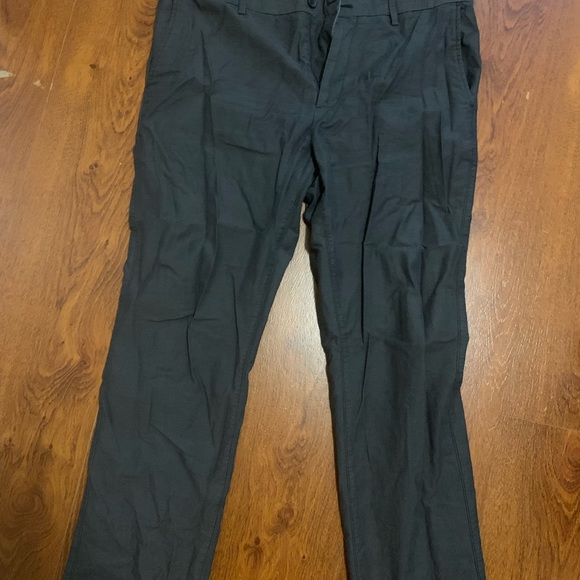 Banana republic Chino khaki pants. Barley worn in good shape. - Picture 4 of 6